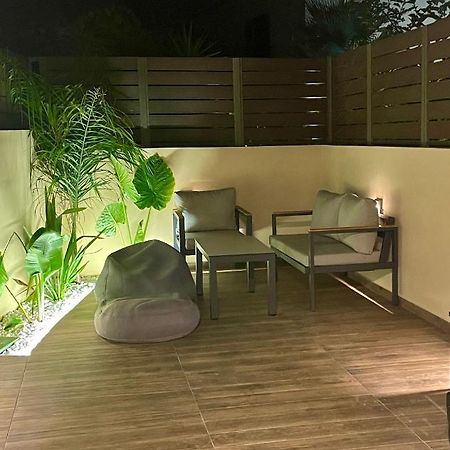 Haris White Apartment Roussospition Экстерьер фото