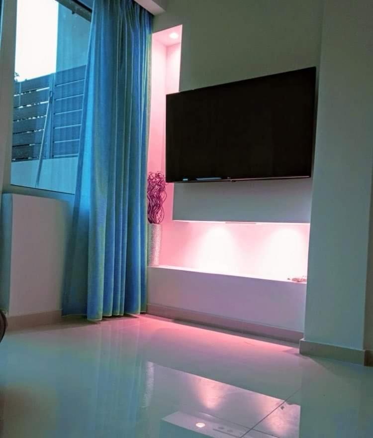 Haris White Apartment Roussospition Экстерьер фото
